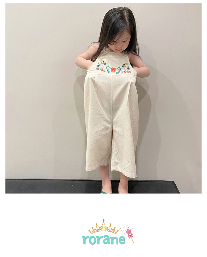 Flower_jump_suit_09.jpg