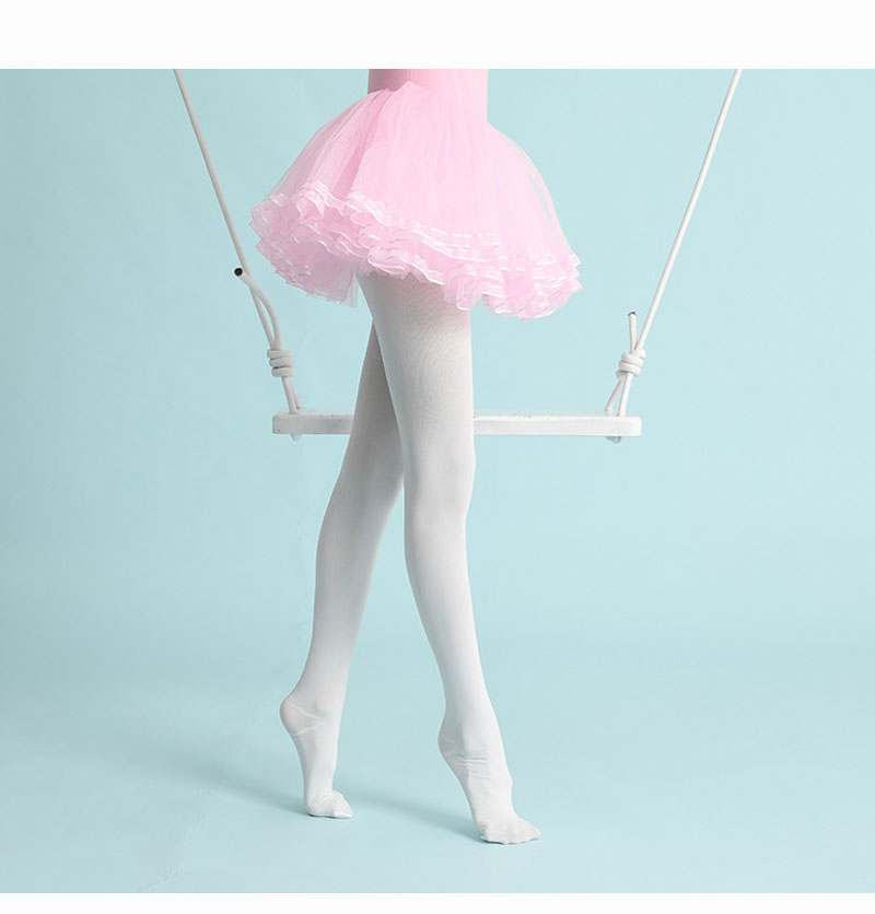 ballet_stocking_07.jpg